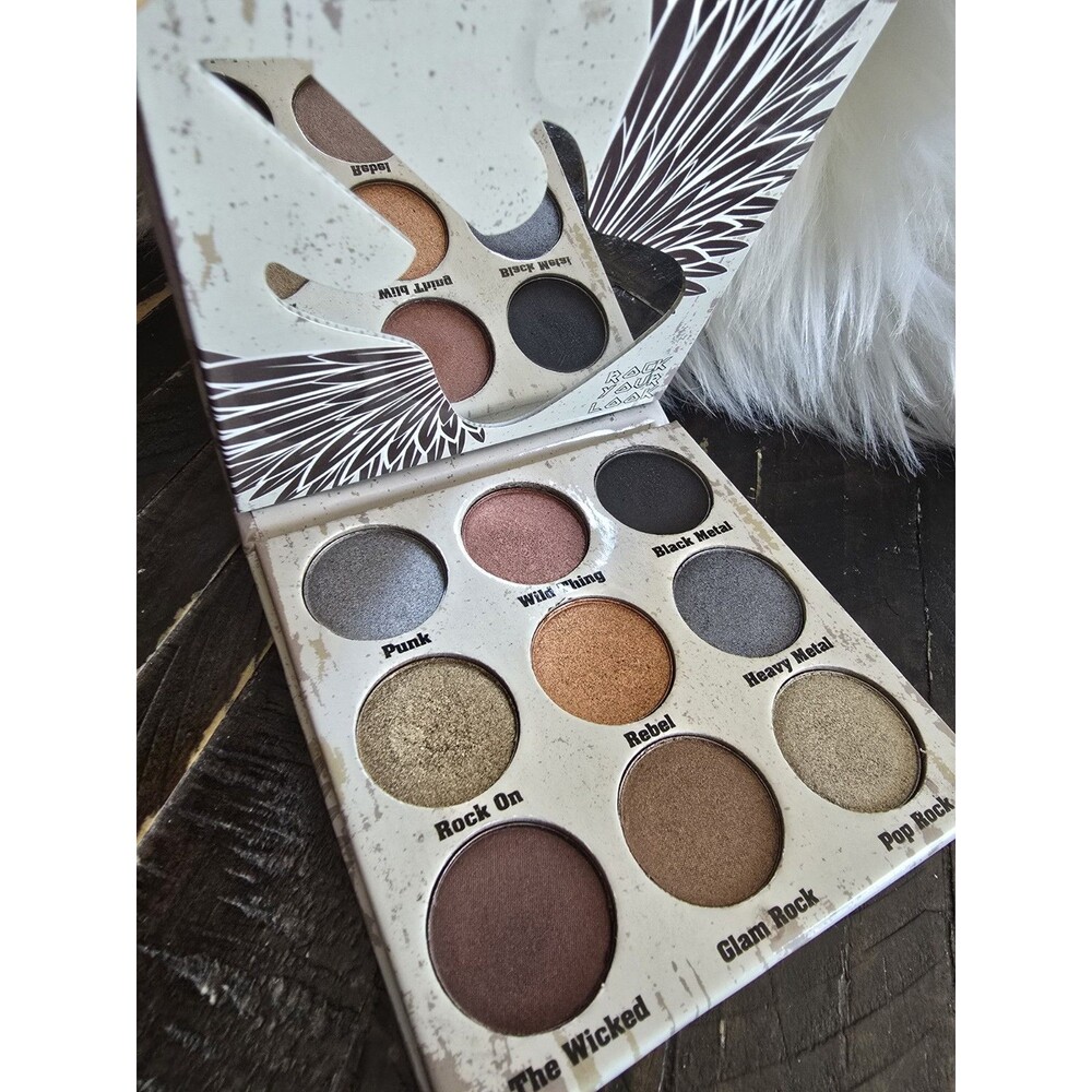Crown Pro Glam Metals Eyeshadow Palette New